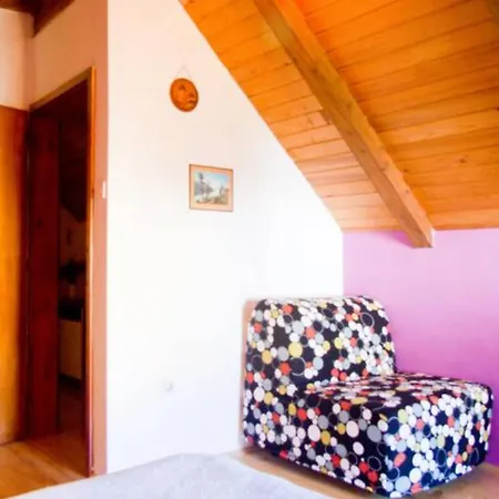 شقة House Anton With Free Parking