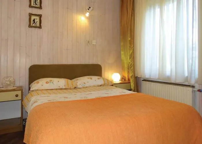 House Anton With Free Parking 보베츠