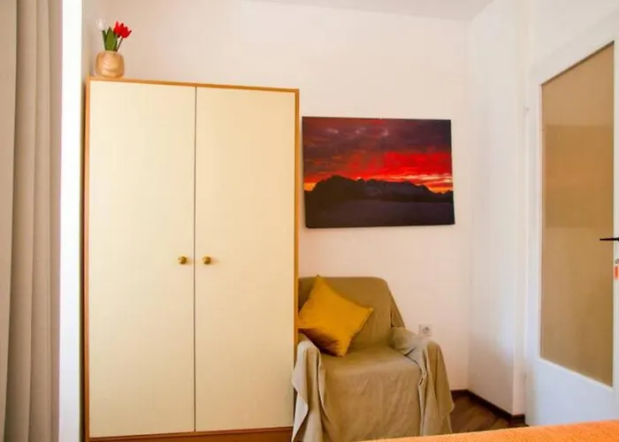 아파트 House Anton With Free Parking *