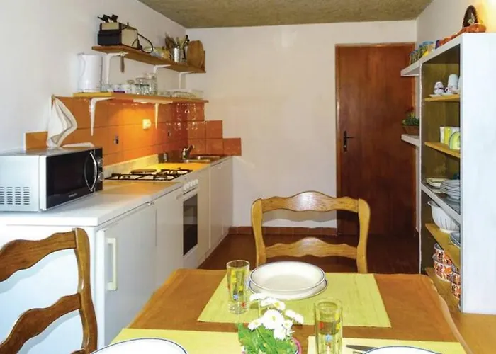 House Anton With Free Parking 보베츠